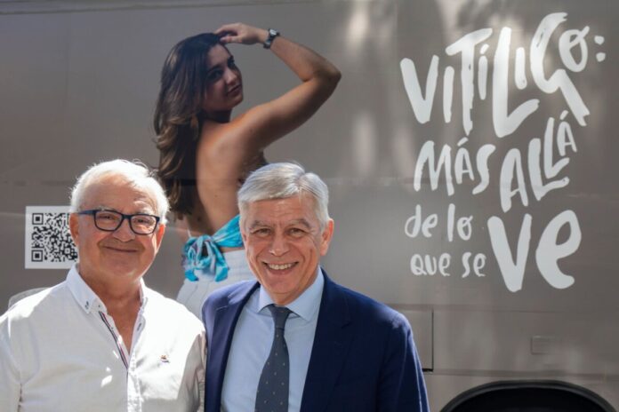 2024-06-25_luisponce_dr.estebaranz_con_autobus_1