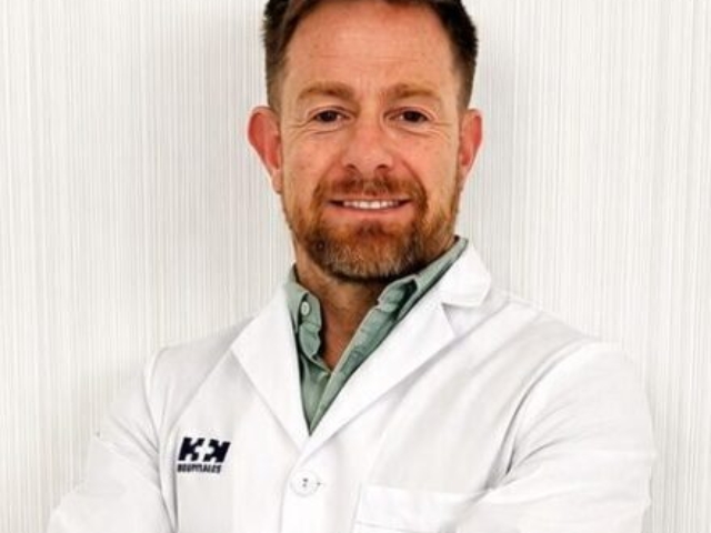 Mart&iacute;nez, Dr. Javier